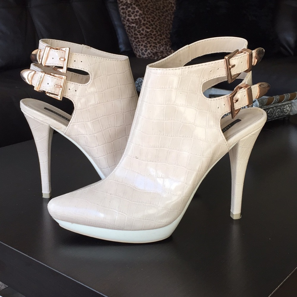 Forever 21 Snakeskin Heels W/ Rose Gold Buckles